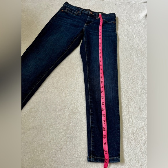 Banana Republic Mid-Rise Skinny Jean - 25P - Picture 4 of 10